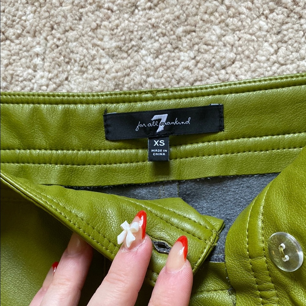 7 For All Mankind Women's Olive Green Faux Leather Pants 🫒